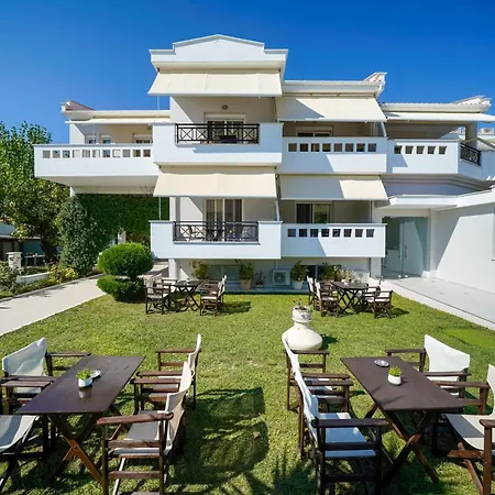 Nikolas * כריסי אמודיה