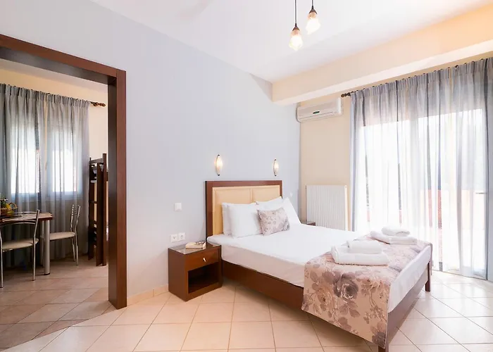 Nikolas * Hriszí Amudiá