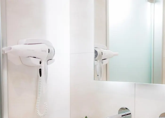 Nikolas Daire Chrysi Ammoudia